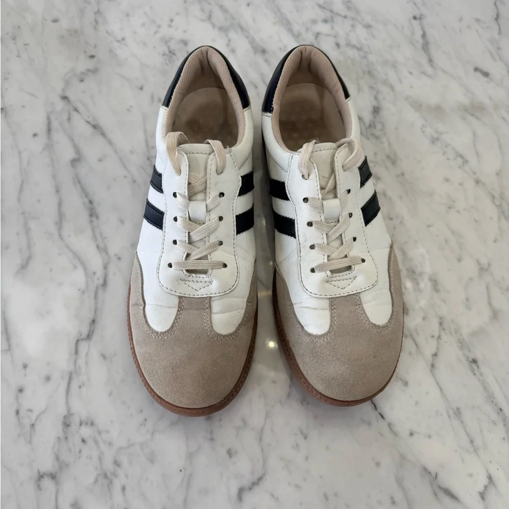 Botique Forte Classic White and Black Women’s Sneakers Size 39 / 8.5 - Picture 2 of 5